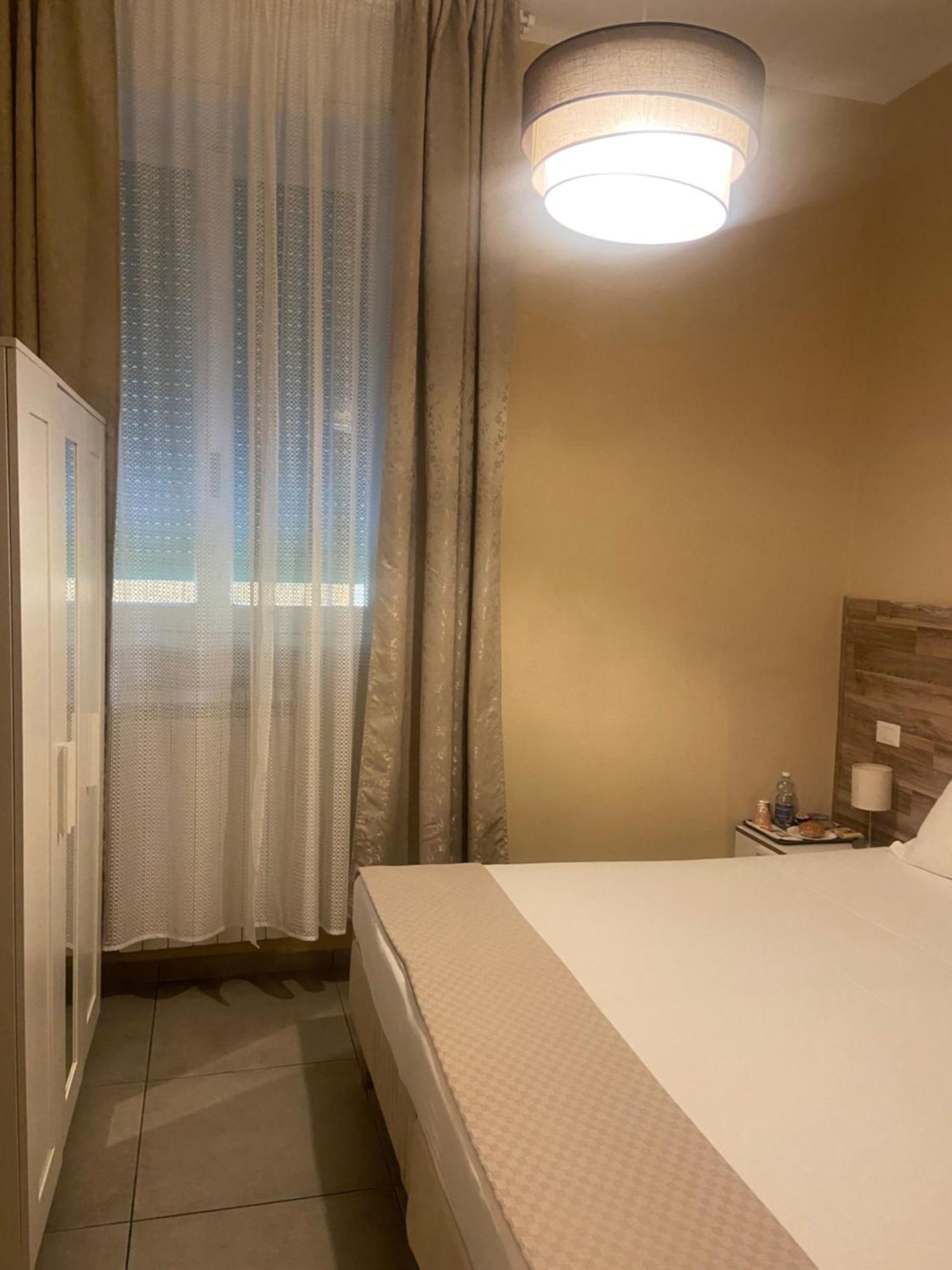 Paradise Inn Ливорно Екстериор снимка