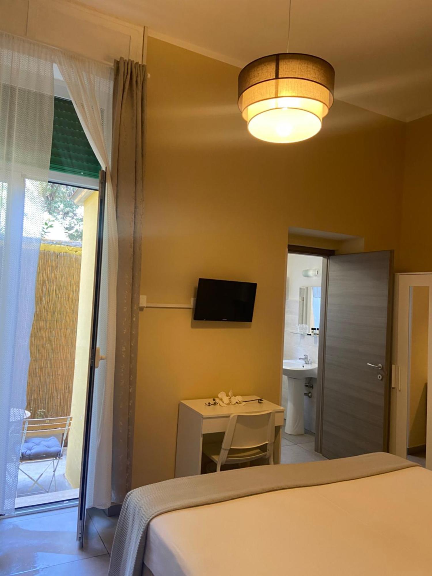 Paradise Inn Ливорно Екстериор снимка