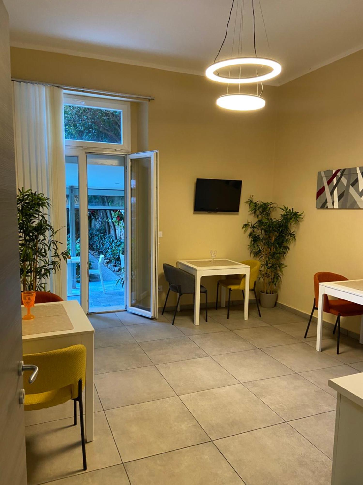 Paradise Inn Ливорно Екстериор снимка